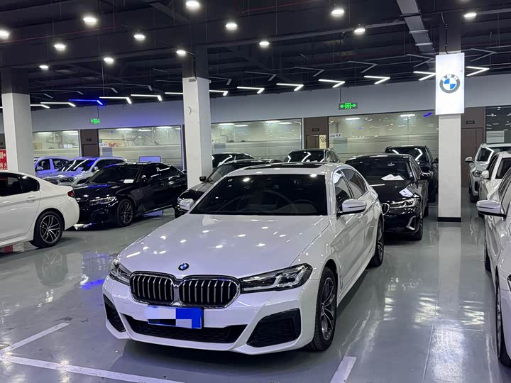 Фото 3 - BMW 5 Series