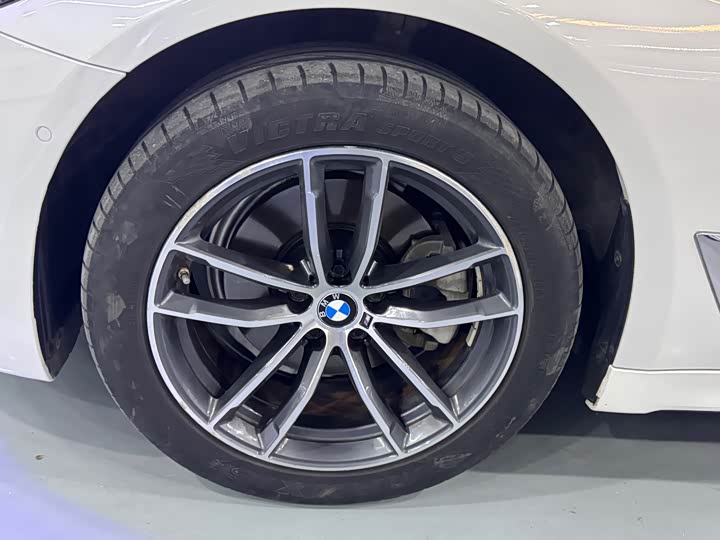 Фото 6 - BMW 5 Series