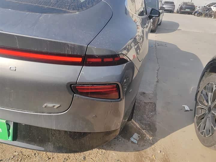 Фото 8 - XPeng P7