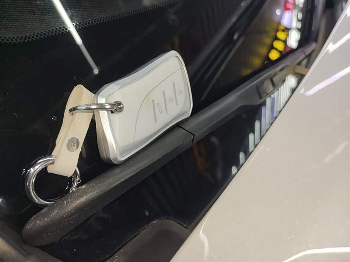 Фото 9 - Lexus ES