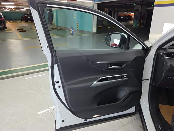 Фото 7 - Toyota Harrier