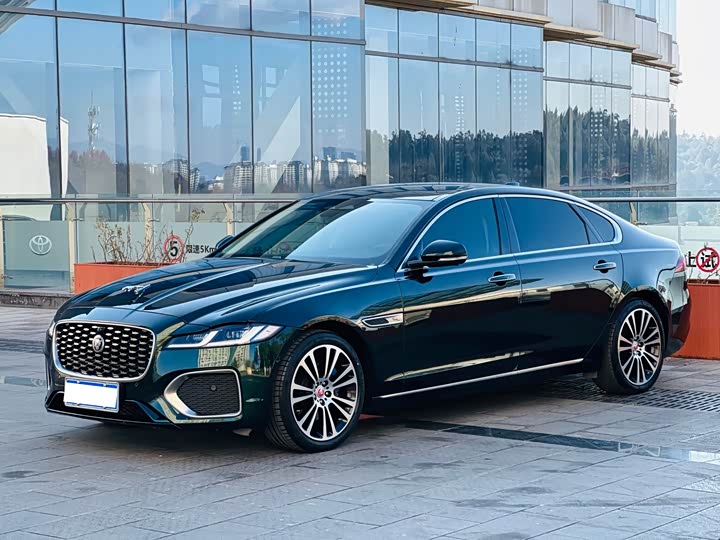 Фото 1 - Jaguar XF L