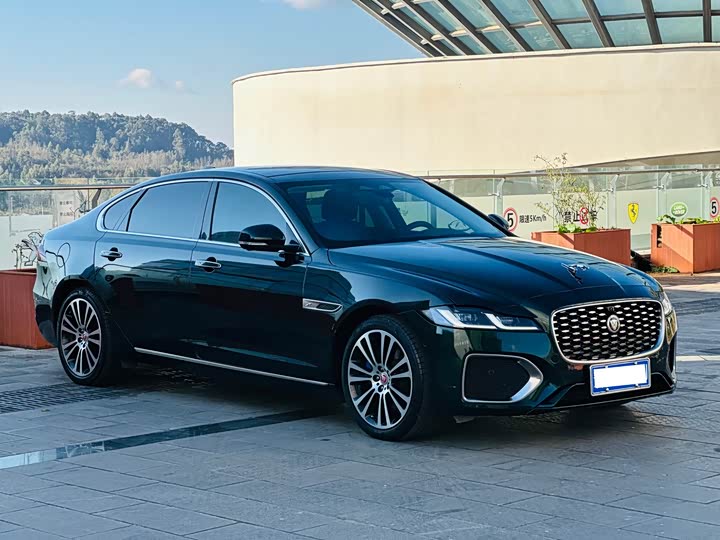 Фото 3 - Jaguar XF L