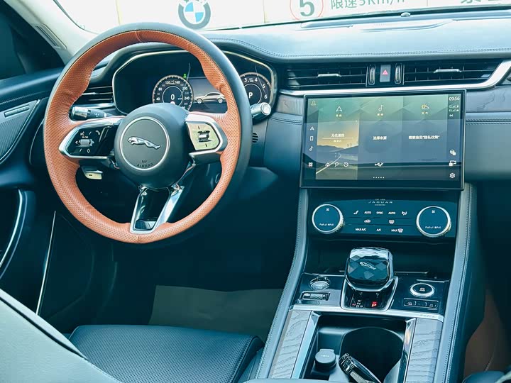 Фото 5 - Jaguar XF L