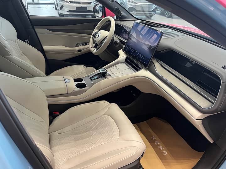 Фото 8 - Denza N7