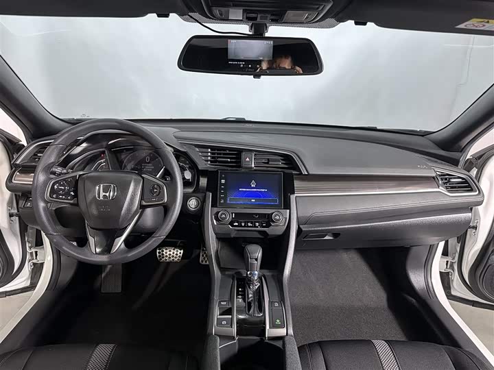 Фото 9 - Honda Civic