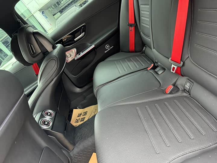 Фото 5 - Mercedes-Benz C-Class