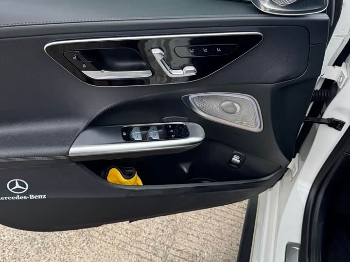 Фото 7 - Mercedes-Benz C-Class