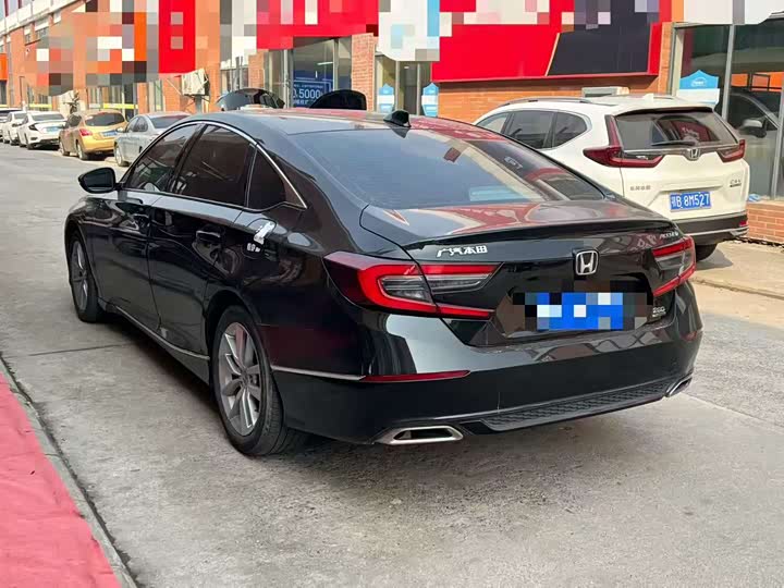 Фото 9 - Honda Accord