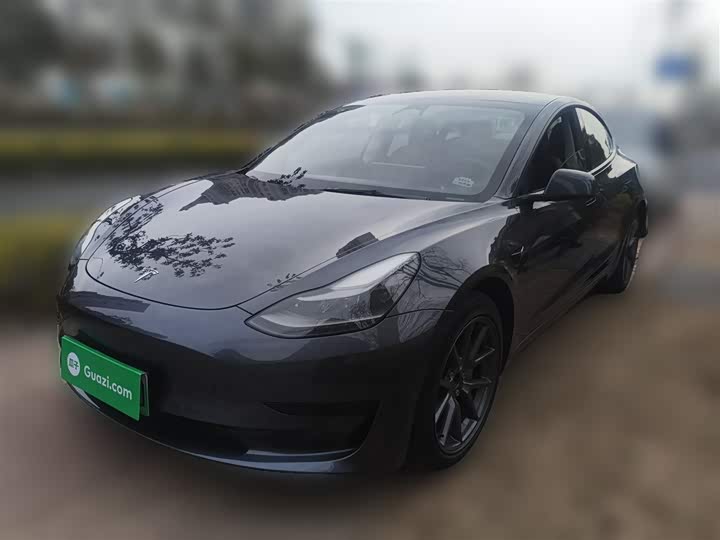 Фото 2 - Tesla Model 3