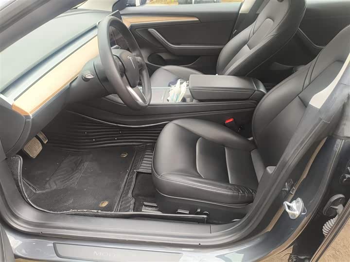 Фото 8 - Tesla Model 3