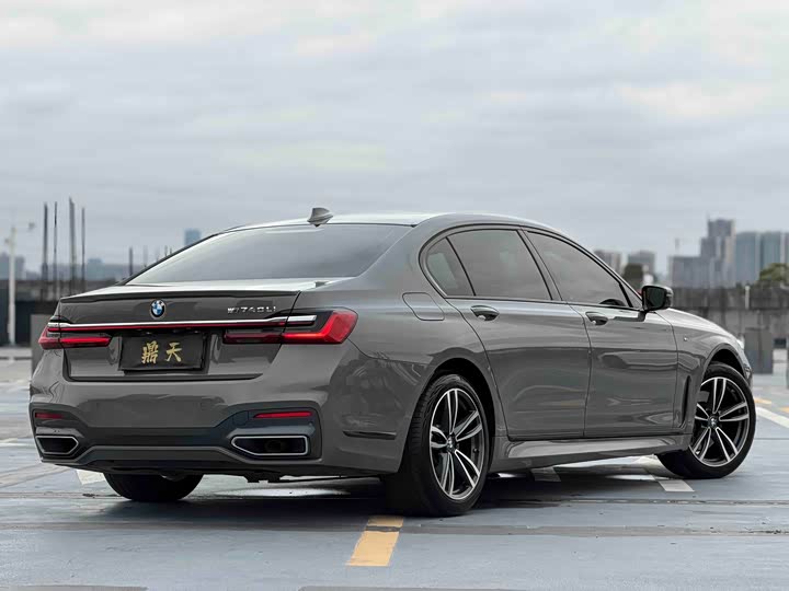 Фото 2 - BMW 7 Series