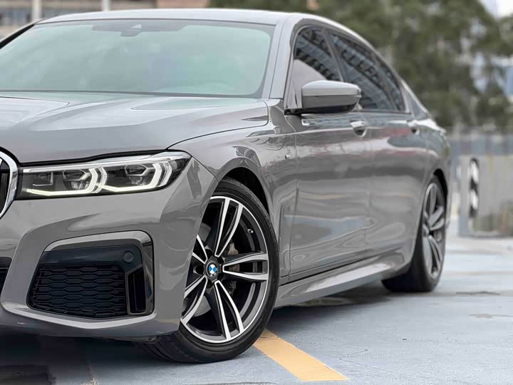 Фото 4 - BMW 7 Series