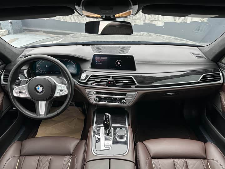 Фото 6 - BMW 7 Series