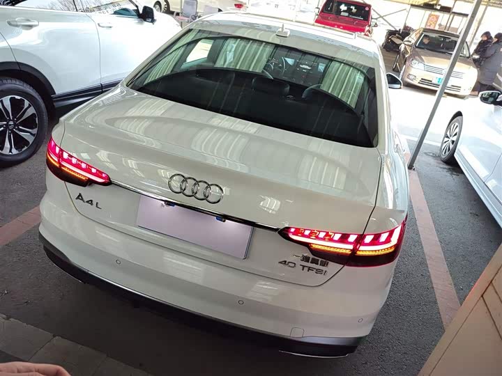 Фото 7 - Audi A4L