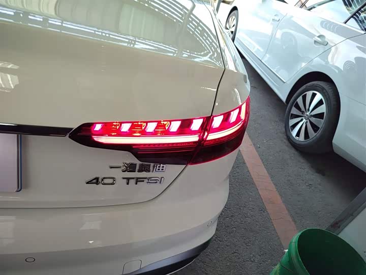 Фото 8 - Audi A4L