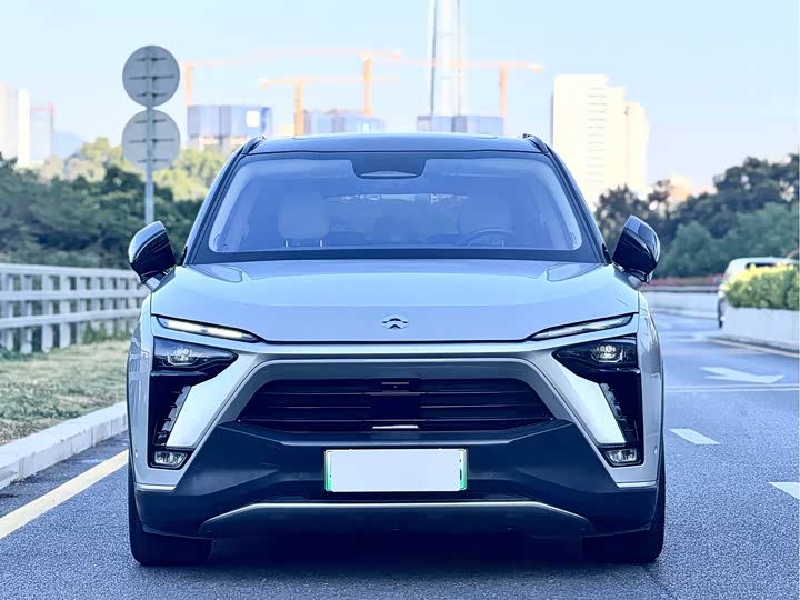 Фото 2 - Nio ES8