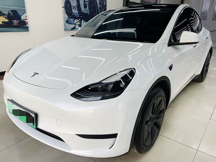 Фото 1 - Tesla Model Y