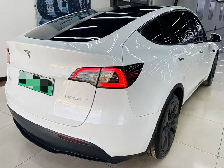 Фото 4 - Tesla Model Y