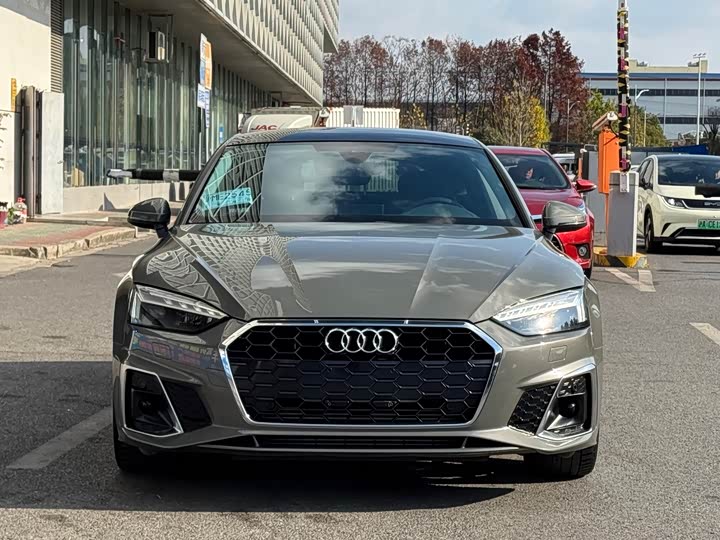 Фото 2 - Audi A5