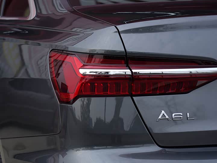 Фото 4 - Audi A6L