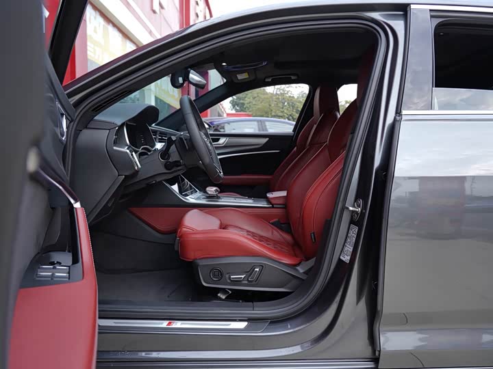 Фото 5 - Audi A6L