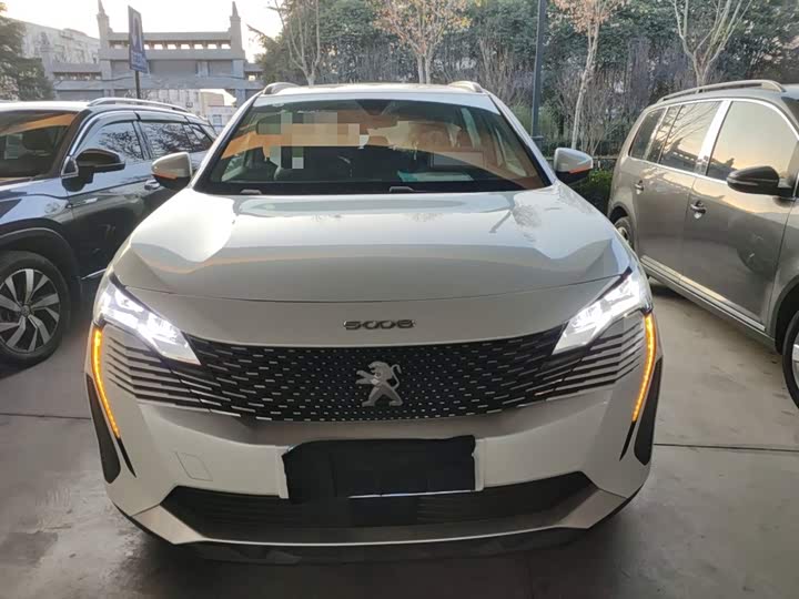 Фото 3 - Peugeot 5008