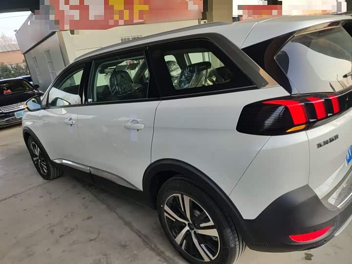 Фото 5 - Peugeot 5008