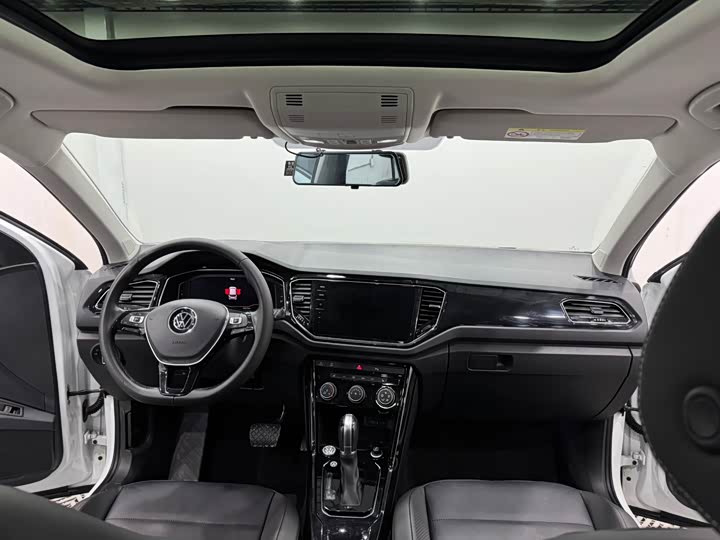 Фото 5 - Volkswagen T-Roc
