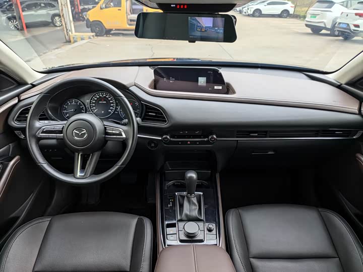 Фото 6 - Mazda CX-30