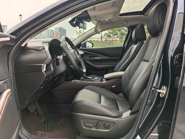 Фото 7 - Mazda CX-30