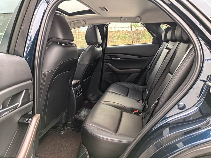 Фото 8 - Mazda CX-30