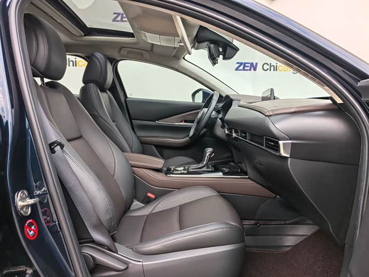 Фото 9 - Mazda CX-30