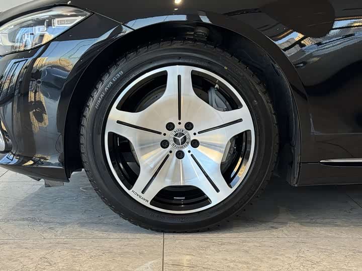 Фото 5 - Mercedes-Benz S-Class