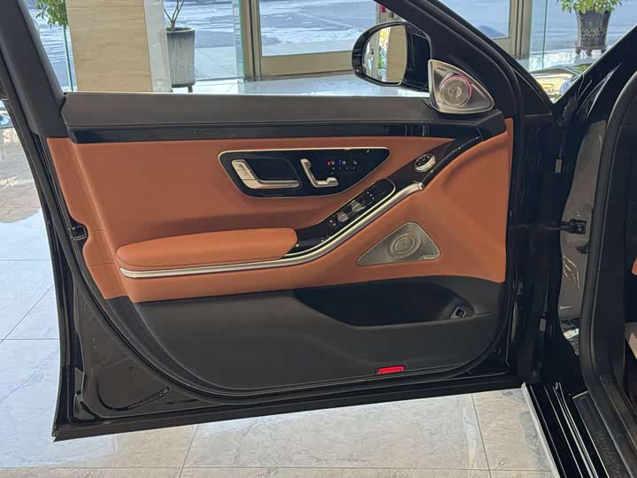 Фото 6 - Mercedes-Benz S-Class