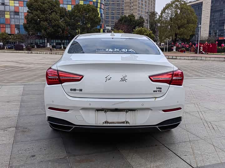 Фото 4 - Hongqi H5