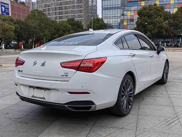 Фото 5 - Hongqi H5