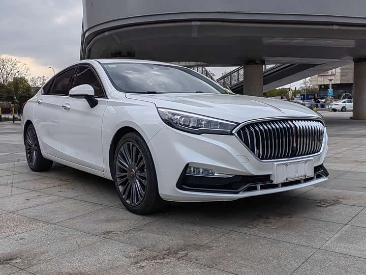 Фото 7 - Hongqi H5