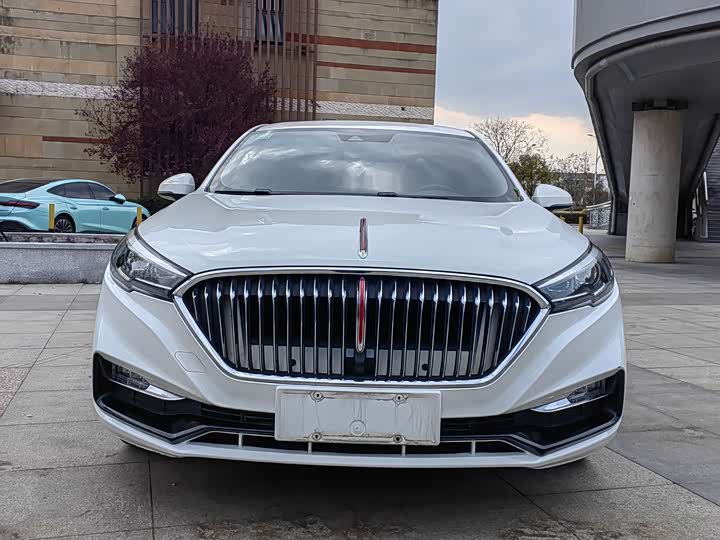 Фото 8 - Hongqi H5