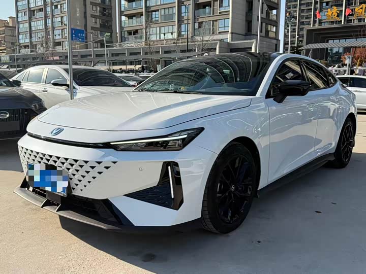 Фото 1 - Changan UNI-V