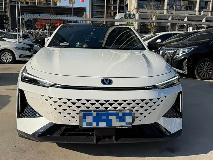 Фото 2 - Changan UNI-V