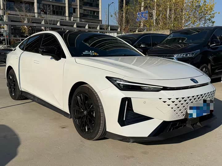 Фото 3 - Changan UNI-V