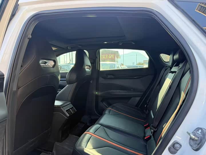 Фото 5 - Changan UNI-V