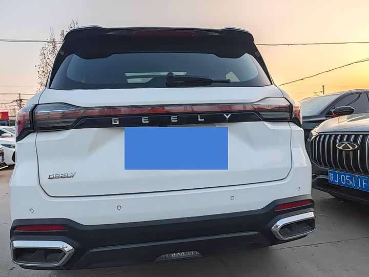 Фото 9 - Geely Okavango L