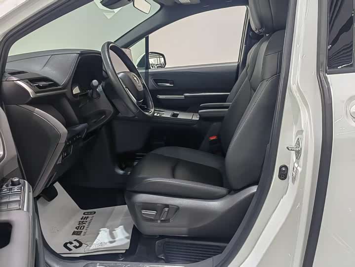 Фото 5 - Toyota Sienna