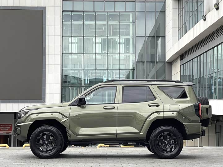 Фото 4 - Tank 400 Hybrid