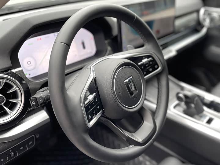 Фото 5 - Tank 400 Hybrid