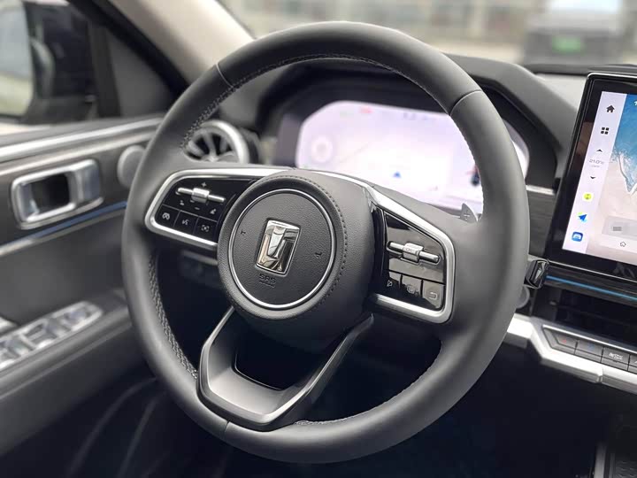 Фото 9 - Tank 400 Hybrid