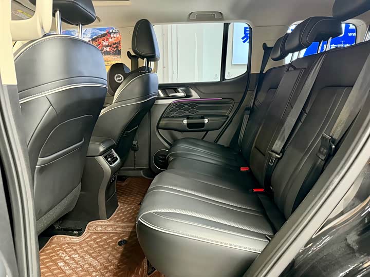 Фото 9 - Tank 300