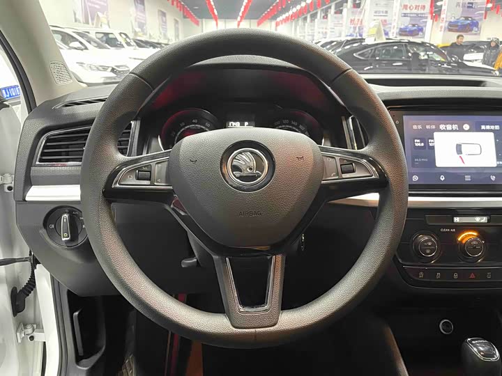 Фото 4 - Skoda Kamiq